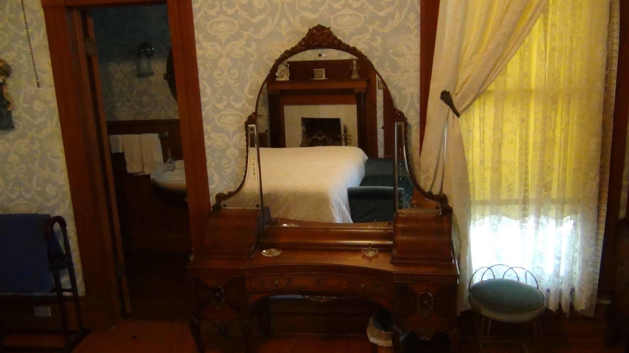 Angel Rose Bed And Breakfast ロックポート エクステリア 写真